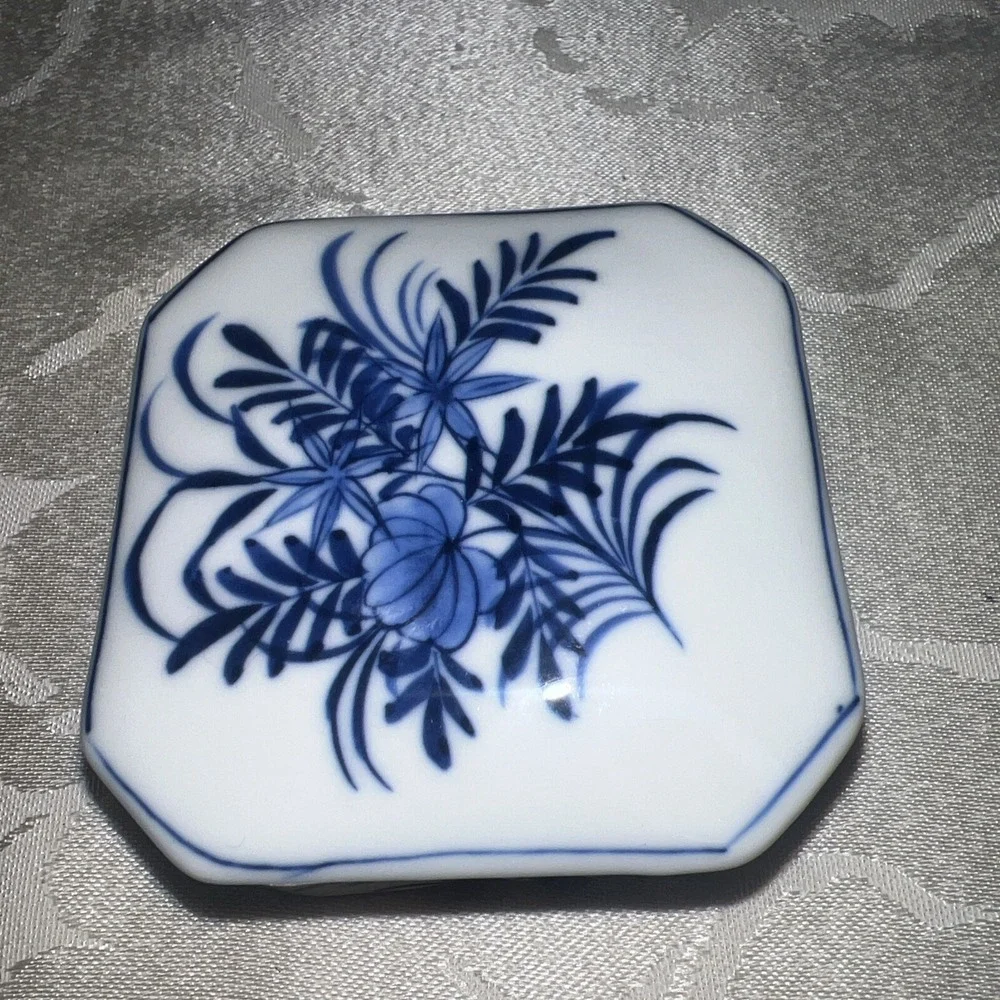 Vintage  Blue and White Floral Trinket Box Made In Thailand